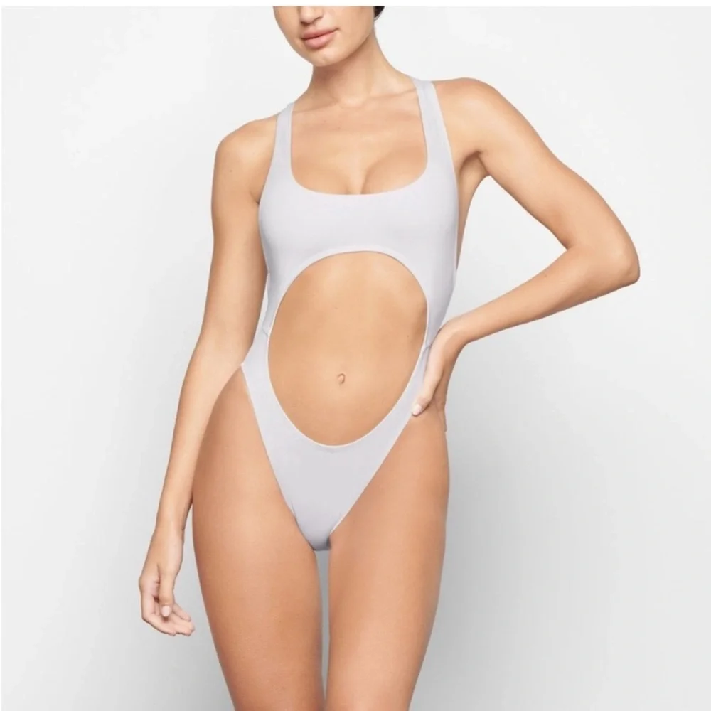 SKIMS Signature Cut-Out One-Piece Swimsuit Monokini Marble‎ NWT